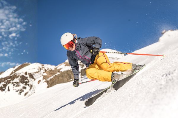 skieuse à Auris-en-Oisans